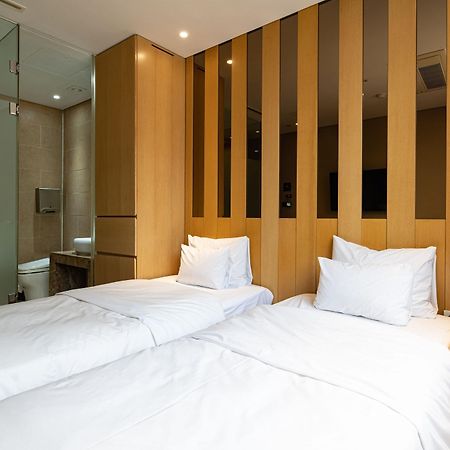Hotel The Designers Hongdae Seoul Exterior photo