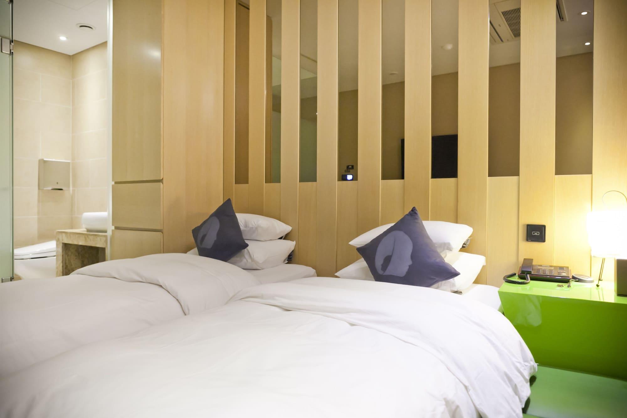 Hotel The Designers Hongdae Seoul Exterior photo