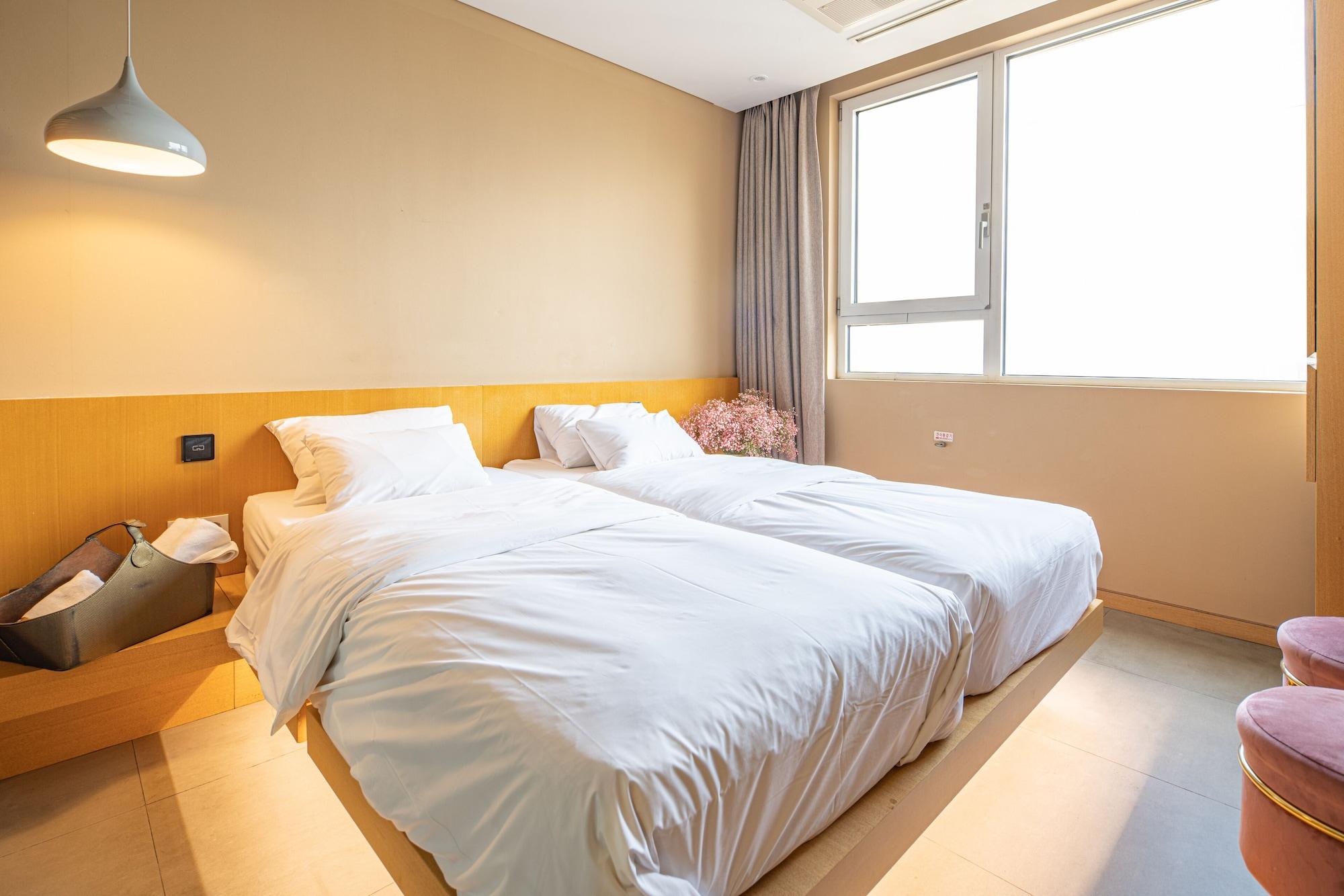 Hotel The Designers Hongdae Seoul Exterior photo