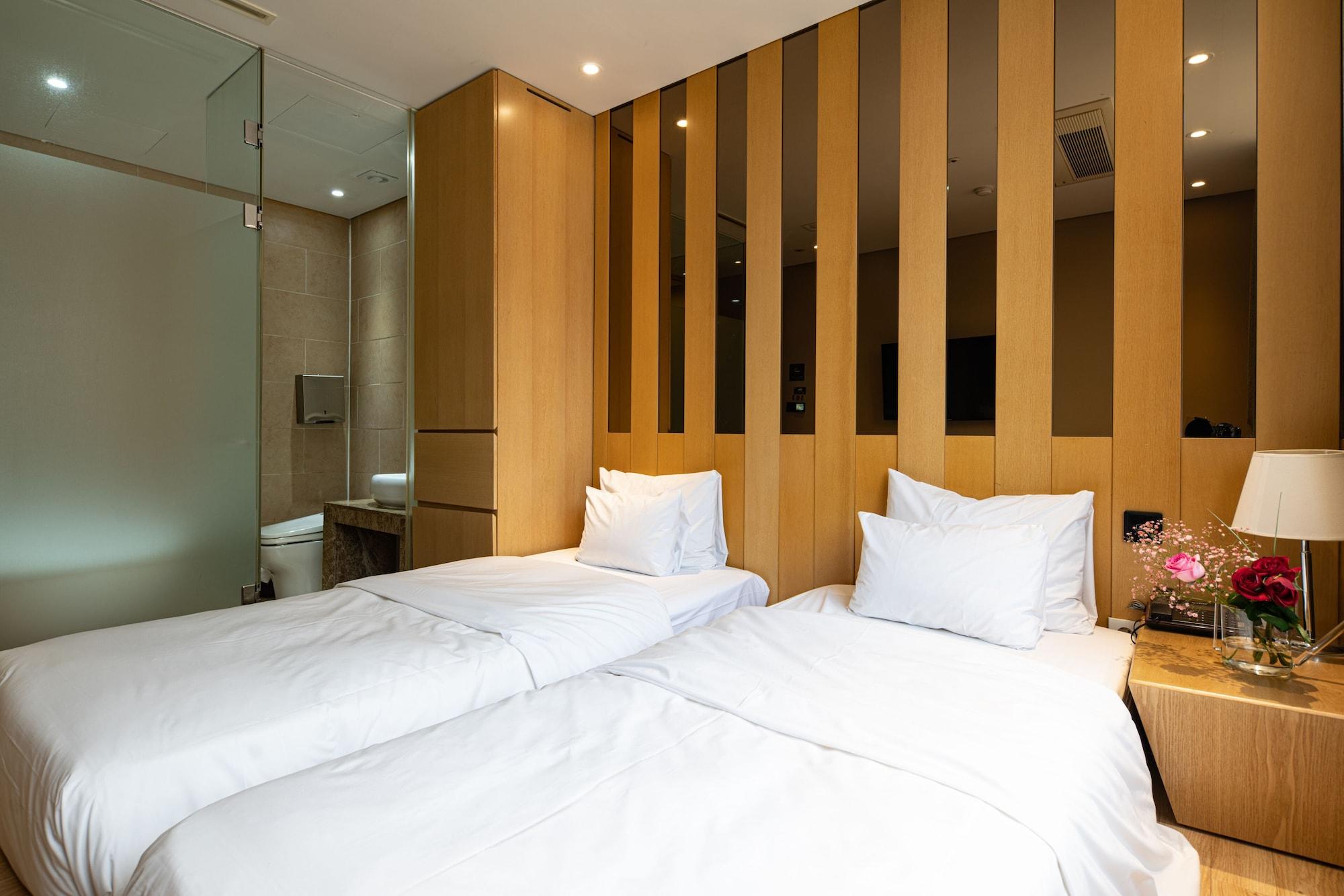 Hotel The Designers Hongdae Seoul Exterior photo