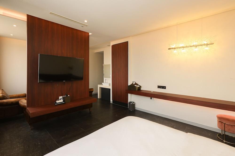 Hotel The Designers Hongdae Seoul Exterior photo